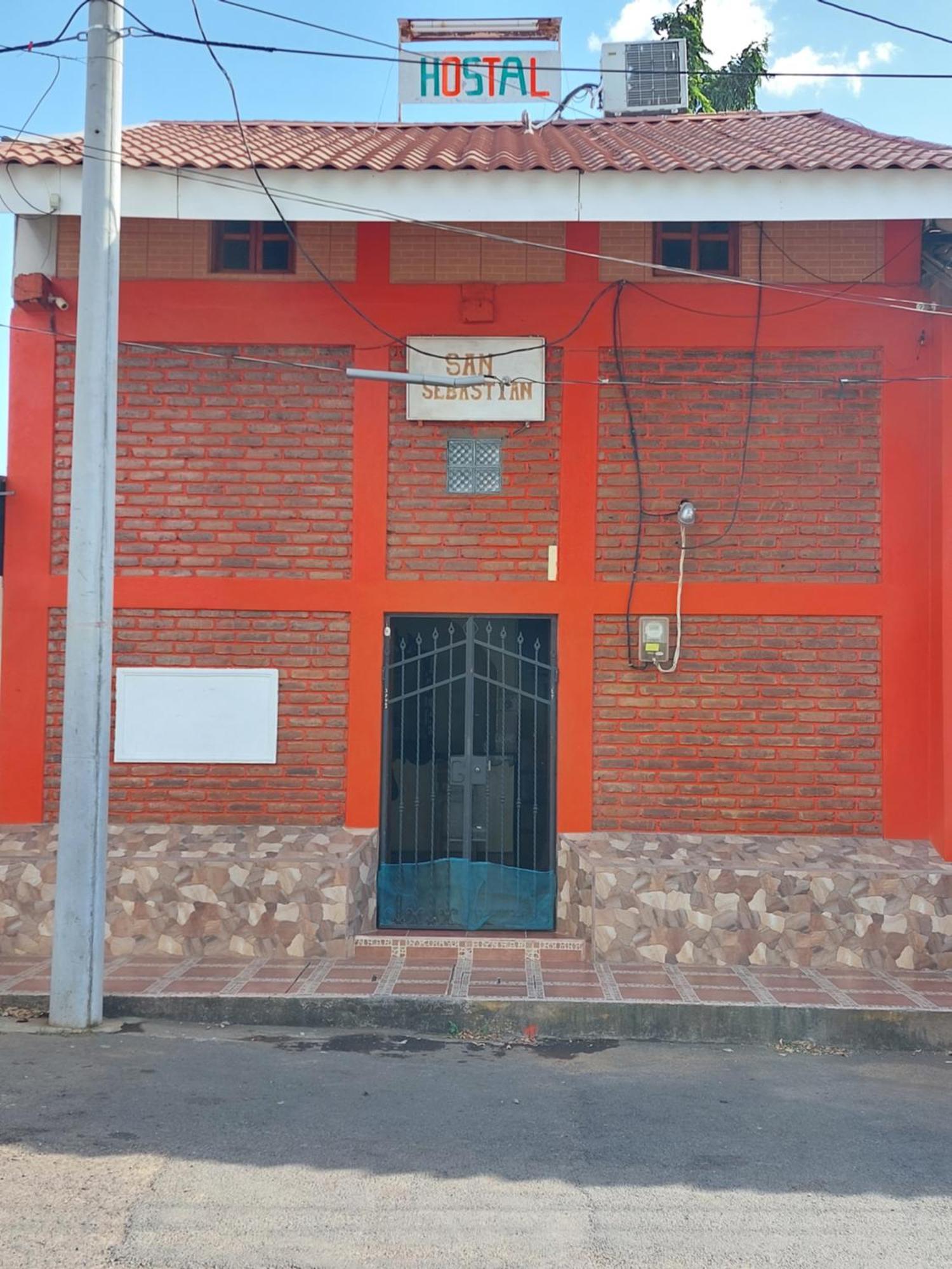 Hostal Ruinas de San Sebastián Hotel León Exterior foto