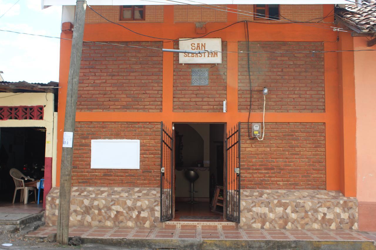 Hostal Ruinas de San Sebastián Hotel León Exterior foto